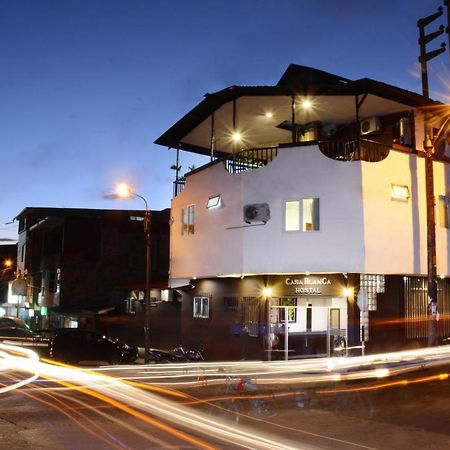 Hostal Casa Blanca Tarapoto Bagian luar foto