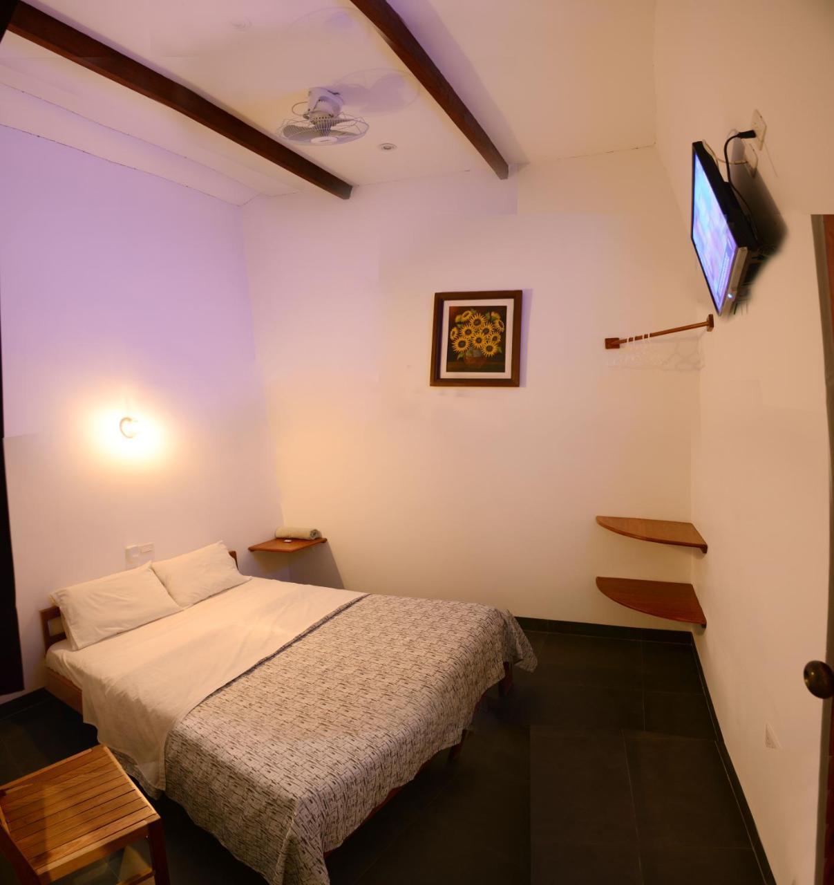 Hostal Casa Blanca Tarapoto Bagian luar foto