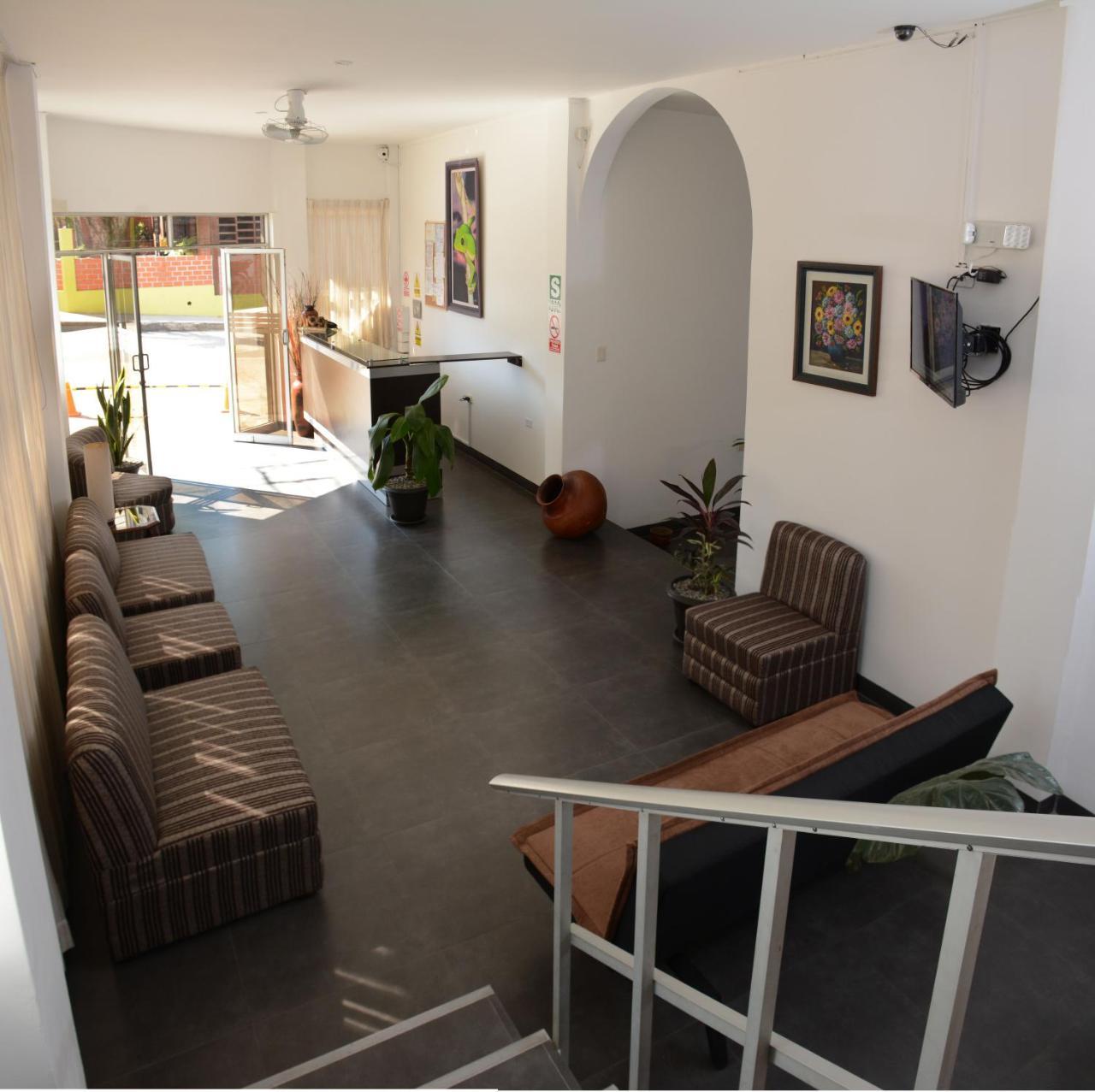 Hostal Casa Blanca Tarapoto Bagian luar foto