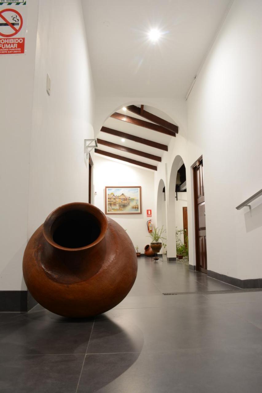 Hostal Casa Blanca Tarapoto Bagian luar foto