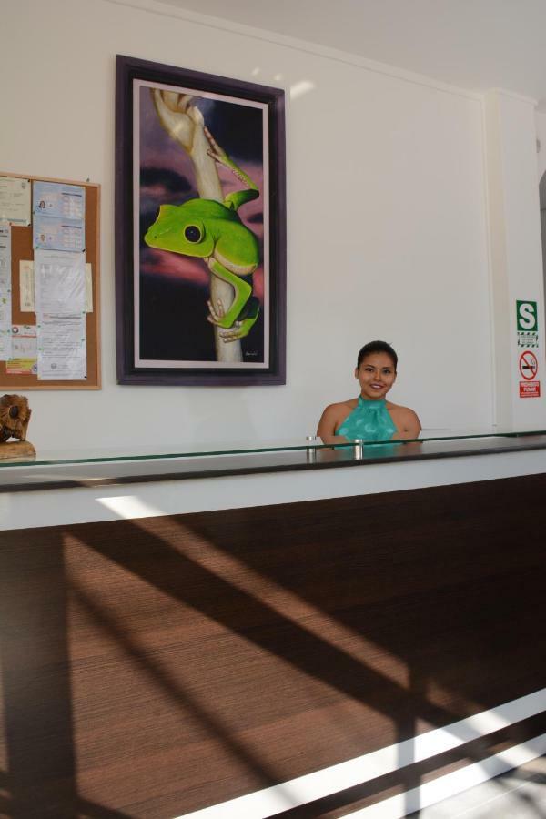 Hostal Casa Blanca Tarapoto Bagian luar foto