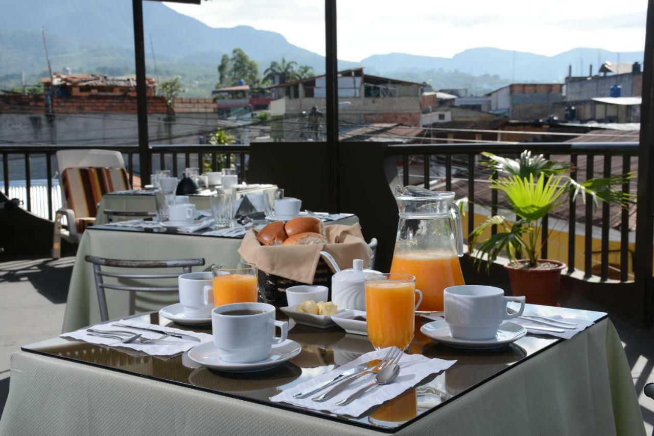 Hostal Casa Blanca Tarapoto Bagian luar foto