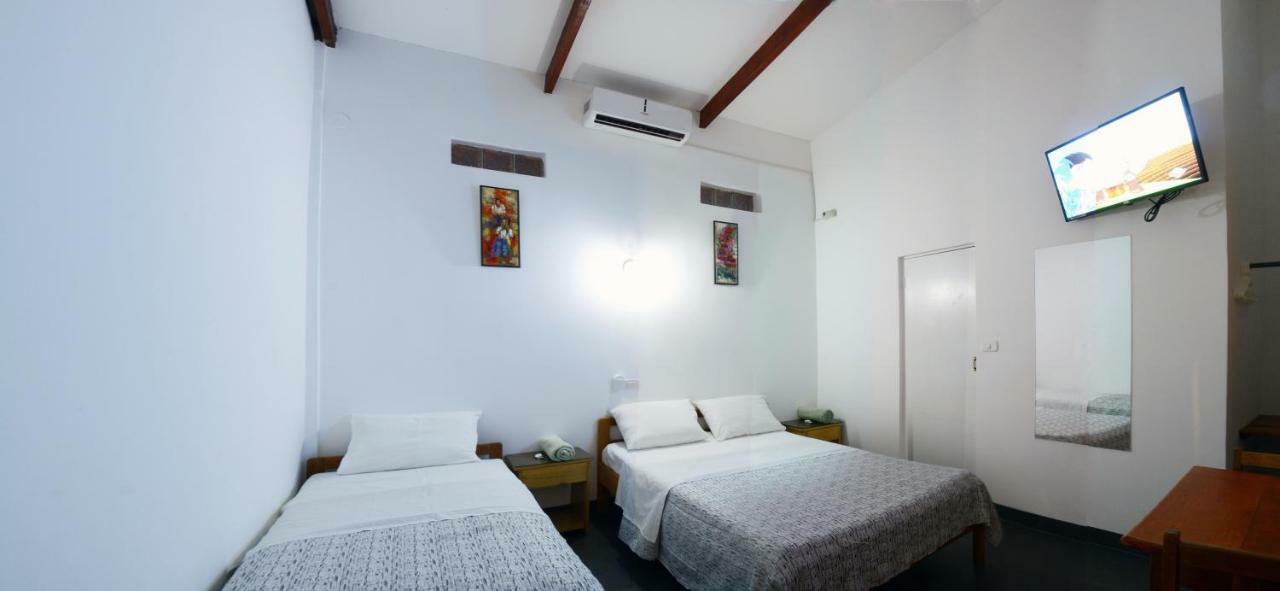 Hostal Casa Blanca Tarapoto Bagian luar foto